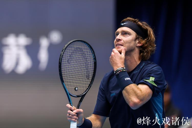 中网男单第4日阿尔卡拉斯进8强 卢布列夫比赛取消